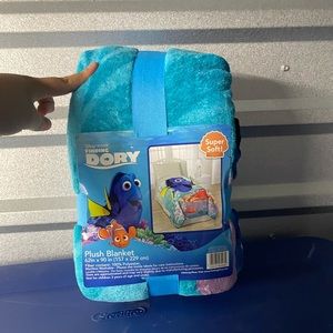 Dory Plush Blanket;Minion/Dory Comforter w/o Sheet